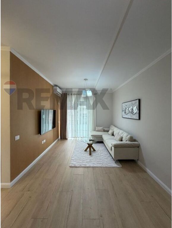 Shitet Apartament 1+1Kompleksi Golden Park