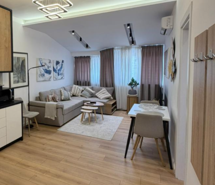 Shitet apartament 1+1 tek Rruga Don Bosko , Rruga Jordan Misja .