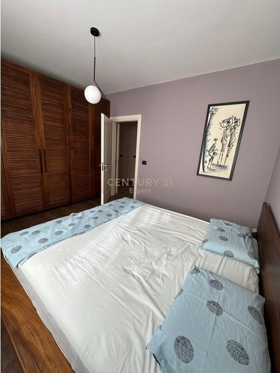 APPARTAMENTO 2+1+2 IN AFFITTO ALLA EX ESPOSIZIONE 1.400 € /Mese 130.000 Lek /Mese