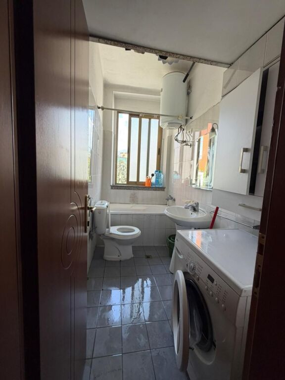 Jepet me qira apartament 2+1