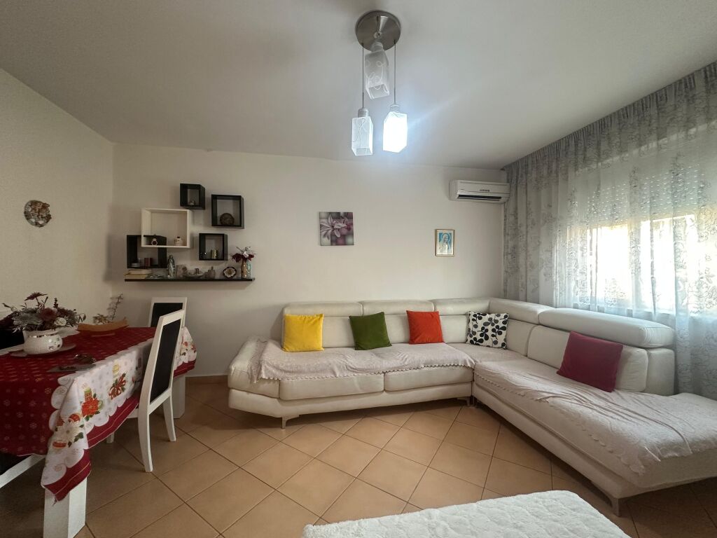SHITET APARTAMENT 1+1 – ISH PARKU | 21 DHJETORI