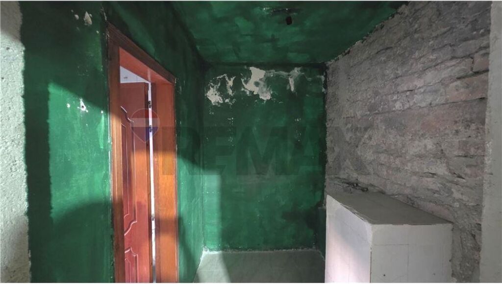 🏡 AMBIENT MULTIFUNKSIONAL PËR SHITJE PRANË TEATRIT – VLORË