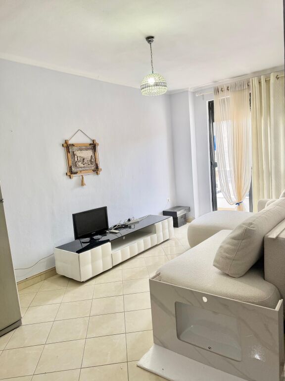 Apartment 1+1 Near the roundabout in Yzberisht