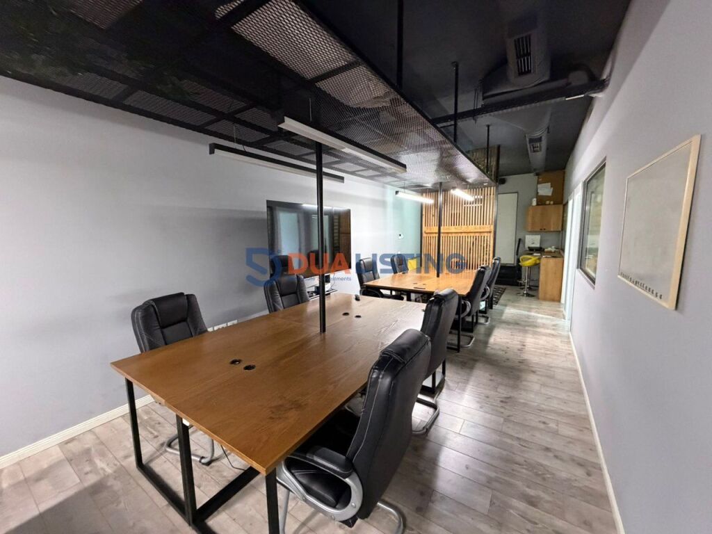 OFFICE SPACE FOR RENT AT SQUARE 21 !