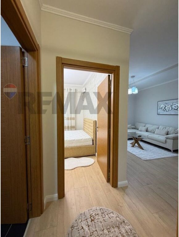Shitet Apartament 1+1Kompleksi Golden Park