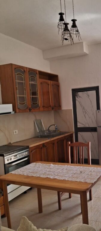 Appartamento 1+1. 35000 leke. Via Gramoz Pashko