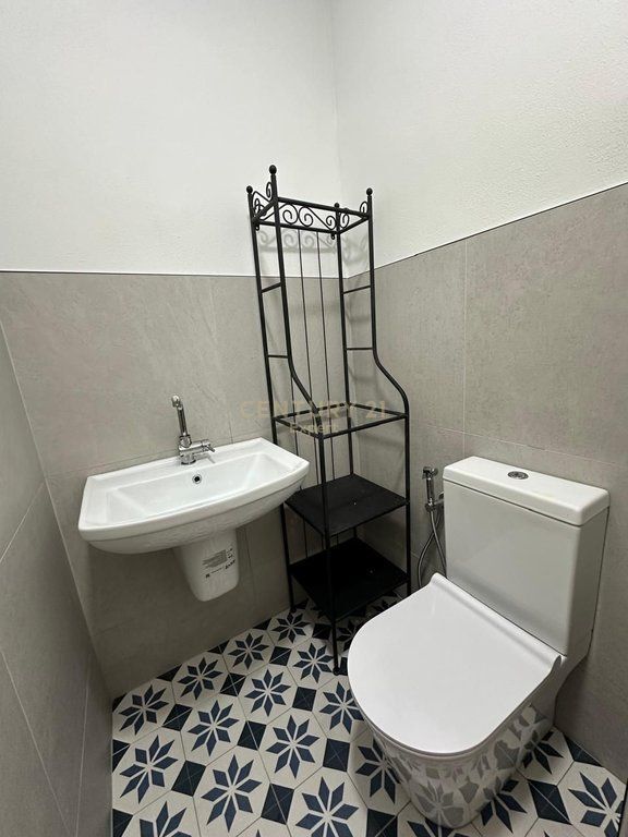 APPARTAMENTO 2+1+2 IN AFFITTO ALLA EX ESPOSIZIONE 1.400 € /Mese 130.000 Lek /Mese