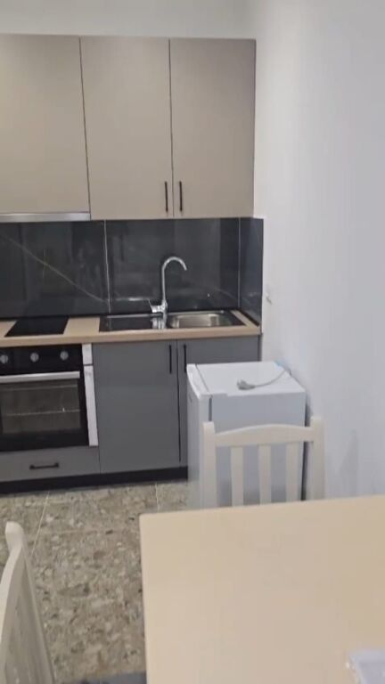Affitto | Apartament 1 + 1 | Qyteti Studenti | 400 €/mese