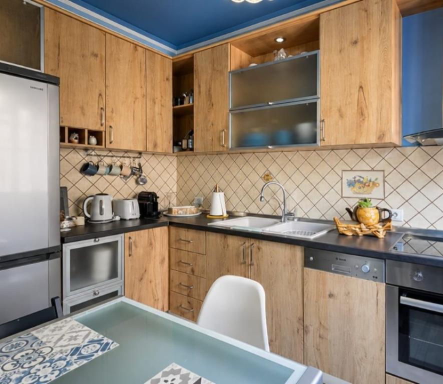Apartment 2+1 for rent on Elbasan Street .