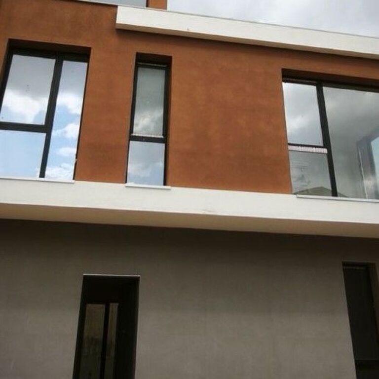🏡 SHITET VILË E BASHKANGJITUR – PRANË LIQENIT TË THATË