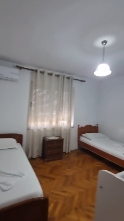 Apartament 3+1 per qera Pazari i Ri !