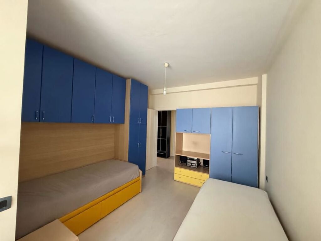 Apartament 2+1 qera e Komuna e Parisit