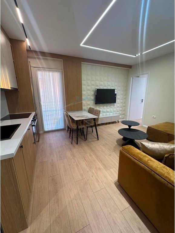 Shitet Apartament 1+1, Misto Mame, Tiranë