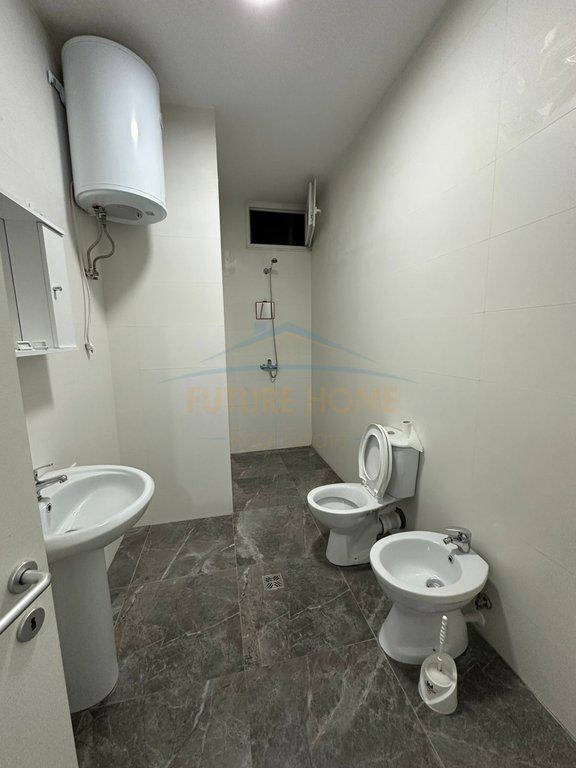 Disponiamo di un appartamento 1+1 più posto auto in affitto, Via 5 Maji.