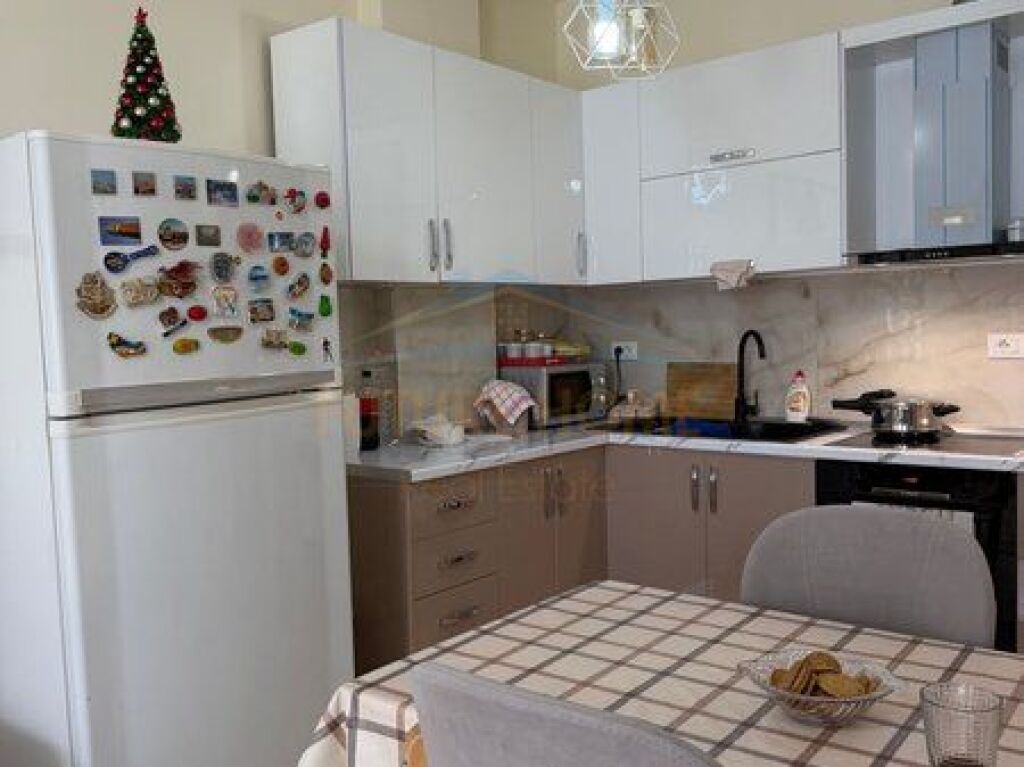 Shitet, Apartament 1+1, Rruga e Dajtit, Fresk, Tirane