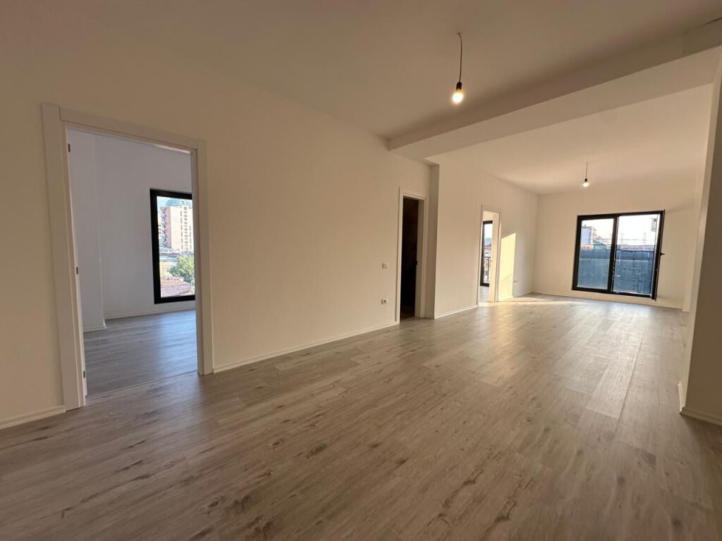 Ambient zyre për qira tek 📍Rruga e Barrikadave