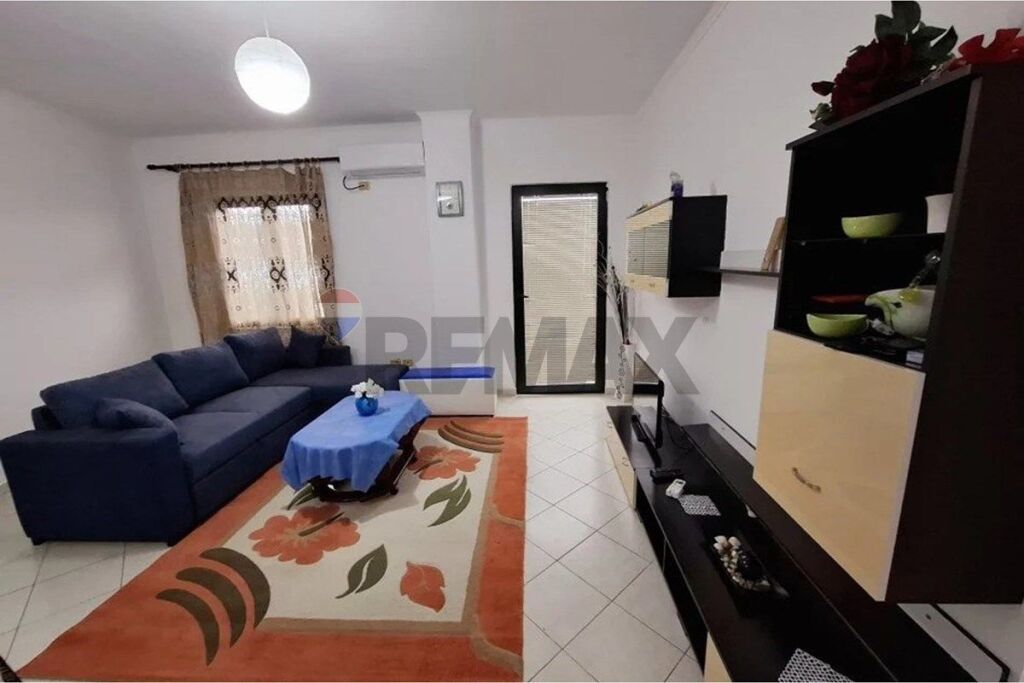 Jepet me qira apartament 1+1,Pallatet Cabej