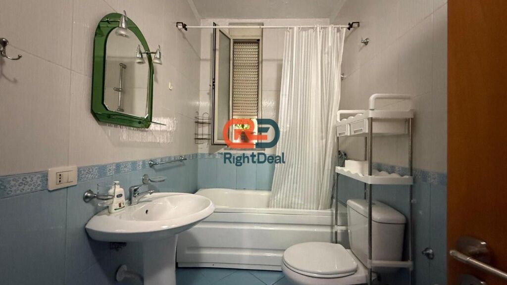 Ne Don Bosko, Shitet Apartament 2+1+2, Me Hapesira Te Bollshme Dhe Orientim Perfekt !!