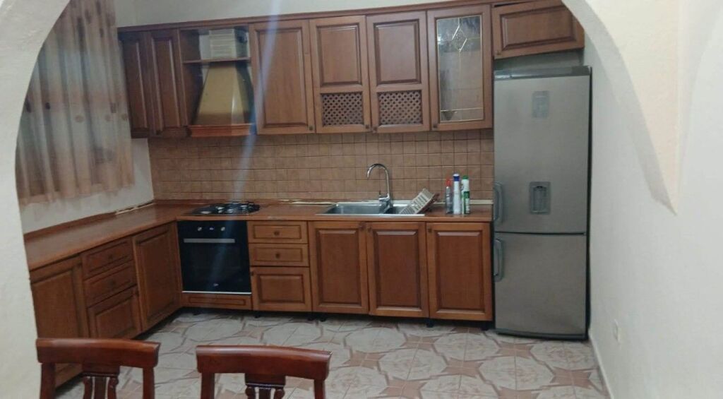 Qera | Apartament 2 + 1 | Rruga e Kavajës | 500 €/muaj