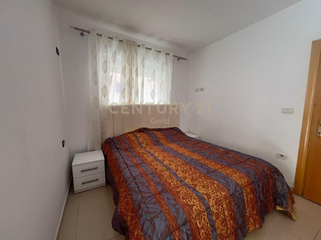 JAPIM ME QIRA APARTAMENT 1+1 RRUGA FORTUZI! 600 € /Muaj