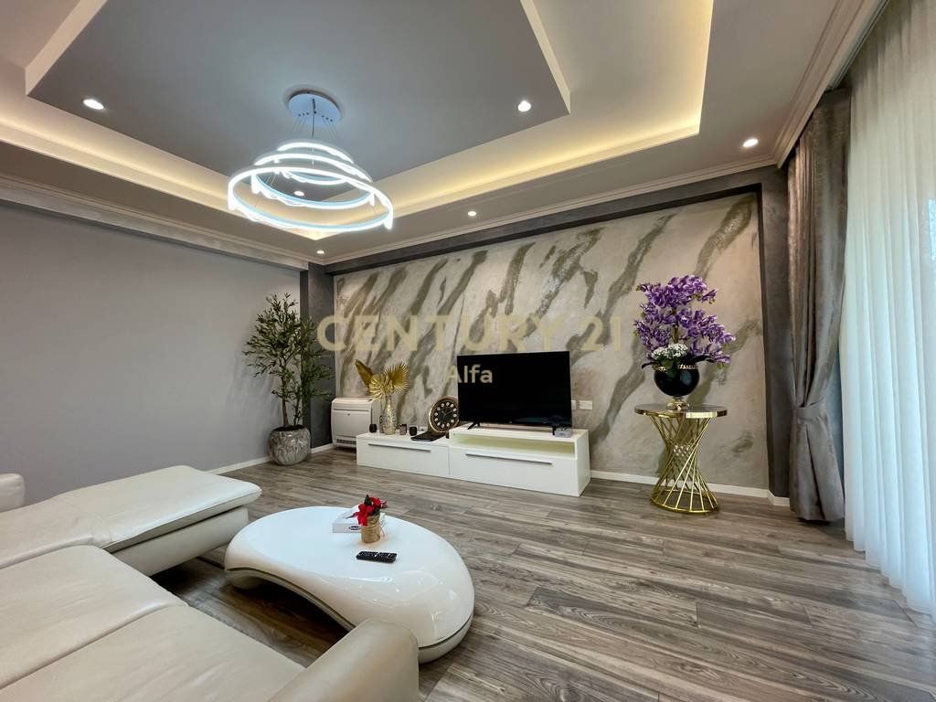 QIRA, APARTAMENT MODERN 1+1 + POST PARKIMI, SUNRISE RESIDENCE - TEG