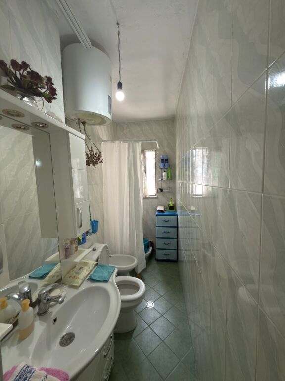 Apartament 1+1 per shitje tek Rruga 5-Maji.