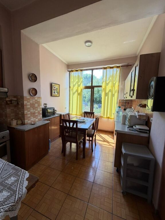 Jepet me qira apartament 2+1