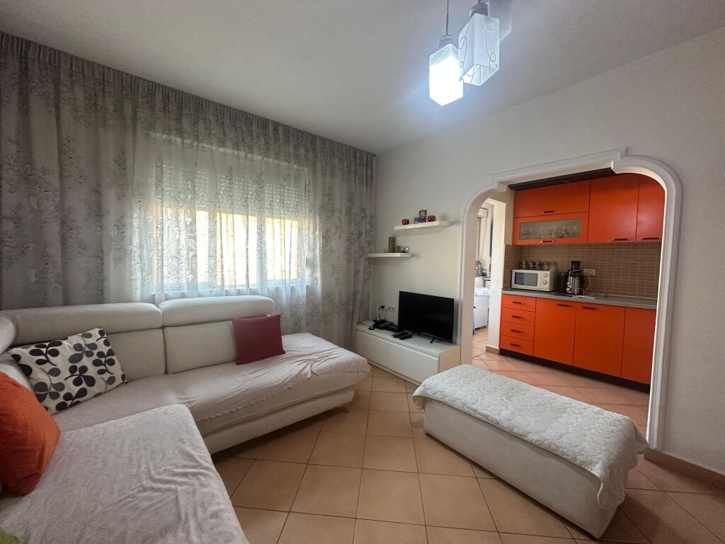 SHITET APARTAMENT 1+1 – ISH PARKU | 21 DHJETORI