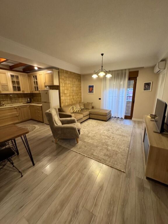 CENTRO, SI AFFITTANO DUE APPARTAMENTI PER AIRBNB
