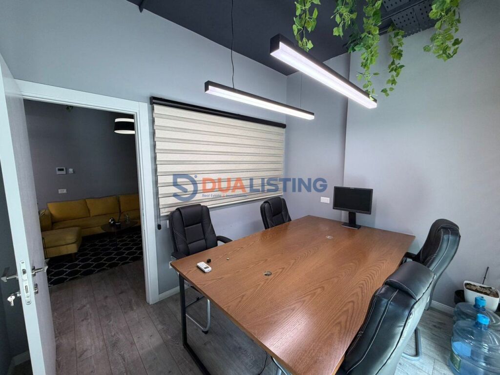 OFFICE SPACE FOR RENT AT SQUARE 21 !