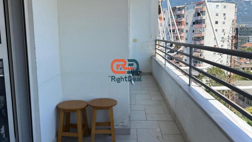 Ne Don Bosko, Shitet Apartament 2+1+2, Me Hapesira Te Bollshme Dhe Orientim Perfekt !!