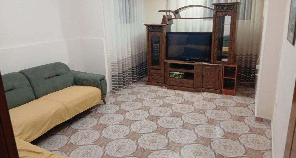Qera | Apartament 2 + 1 | Rruga e Kavajës | 500 €/muaj