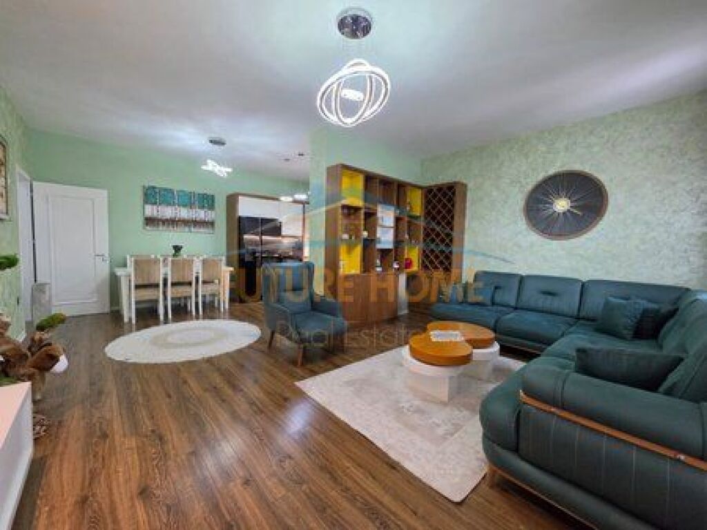 Qera, Apartament 2+1, Fresku, Tiranë.