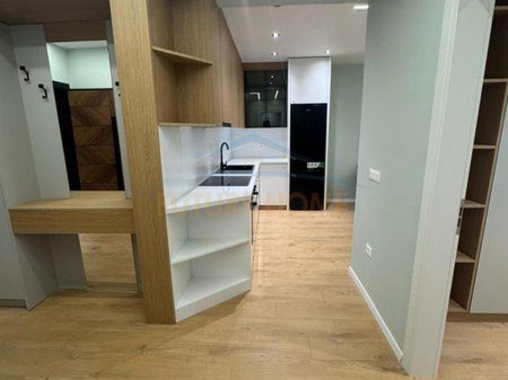 Shitet, Apartament 2+1, Misto Mame