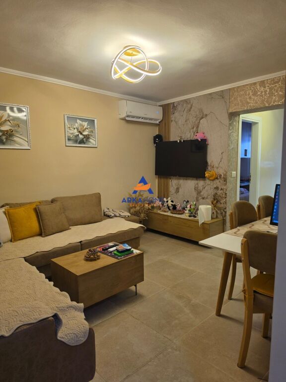 SHITET APARTAMENT 1+1 "PRANE INSTITUTIT TE HIGJENES" 16.000.000 LEKE