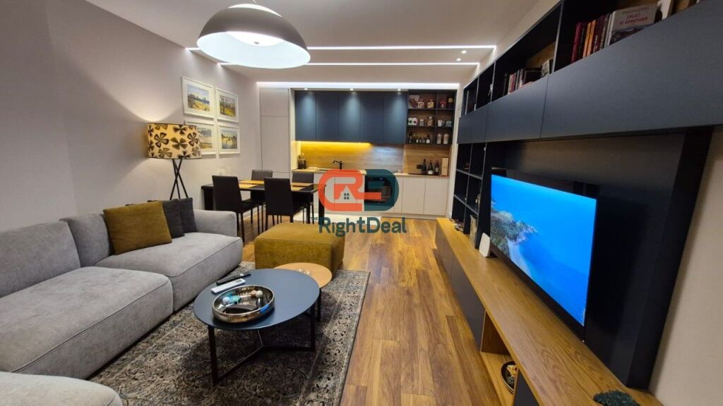 Tek Brryli, Shitet Super Apartament 1+1, Me Strukture Te Rregullt Dhe I Investuar Totalisht !!!!
