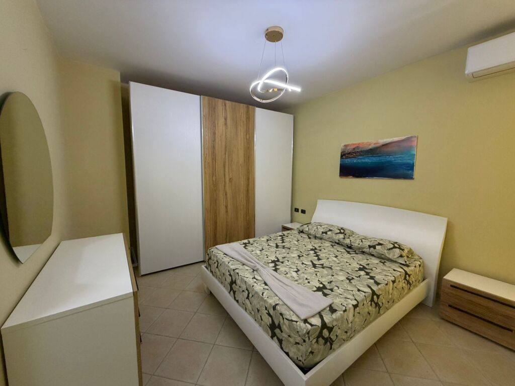 Near 9 Kateshet, near the General Prosecutor's Office of Tirana, an apartment is for rent, 2+1+2, furnished. 1,000 Euro   