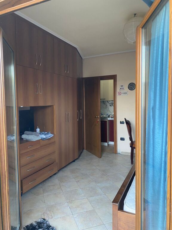 JEPET ME QIRA GARSONIERE - YRSHEK, TE QTU, TIRANE