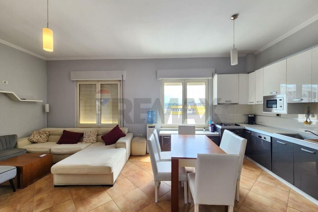 PENTHOUSE 2+1+2 IN AFFITTO VICINO AL LAGO