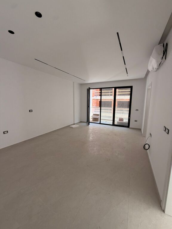 VENDESI APPARTAMENTO 2+1 NELLA RESIDENZA LIBURNIA, GOLEM