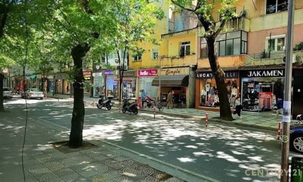 Qira, Apartament 2+1, Myslym Shyr