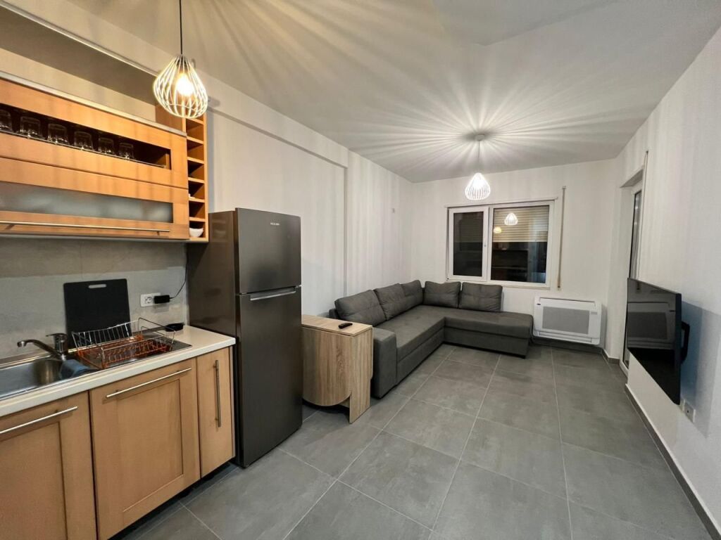 Shitet Apartament 1+1 – Mali i Robit
