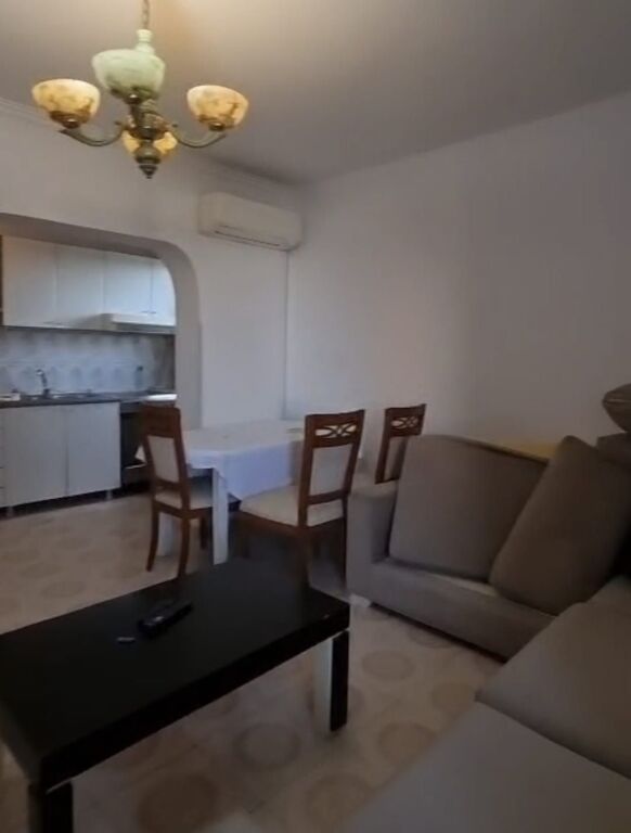 3+1 apartment for rent near Pazari i Ri .