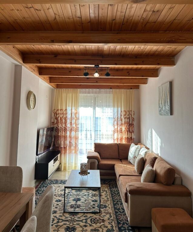 Jepet me qira apartament 2+1