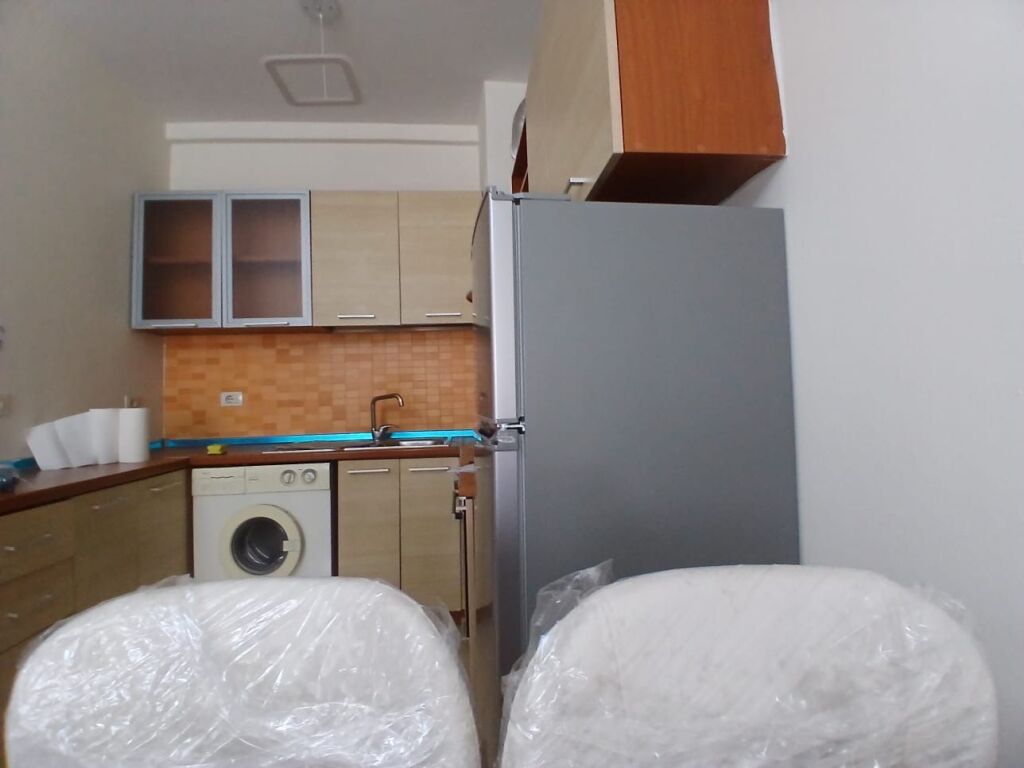 Jepet Me Qera Apartament 1+1+1 Ballkon