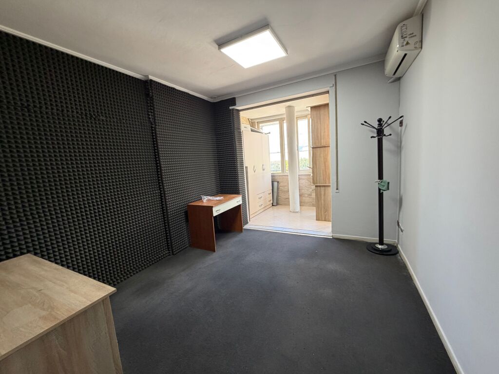 Premium Office 210 m² with Veranda and View of the Artificial Lake of Tirana – 5th Floor