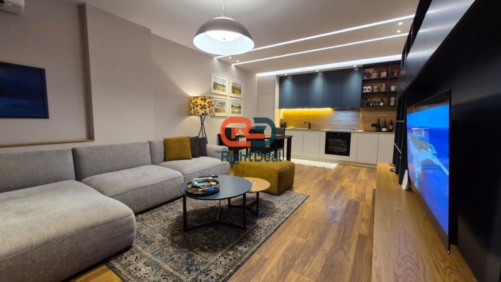 Tek Brryli, Shitet Super Apartament 1+1, Me Strukture Te Rregullt Dhe I Investuar Totalisht !!!!