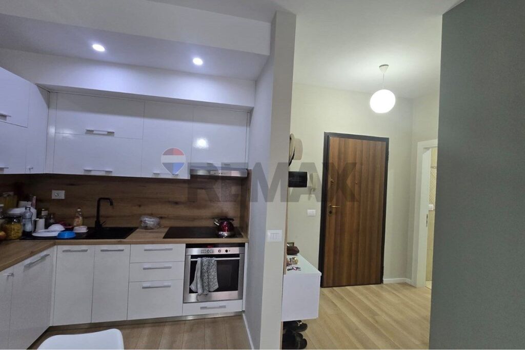 🏡 APARTAMENT 1+1 PËR SHITJE, LUNGOMARE – VLORË 🌊