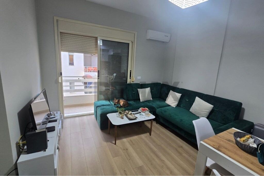 🏡 APARTAMENT 1+1 PËR SHITJE, LUNGOMARE – VLORË 🌊
