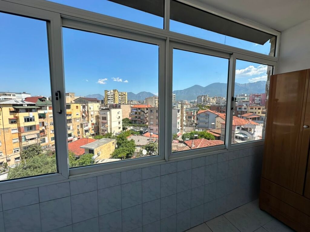 Apartament 1+1 per qera, Rr Elbasanit, Tirane.